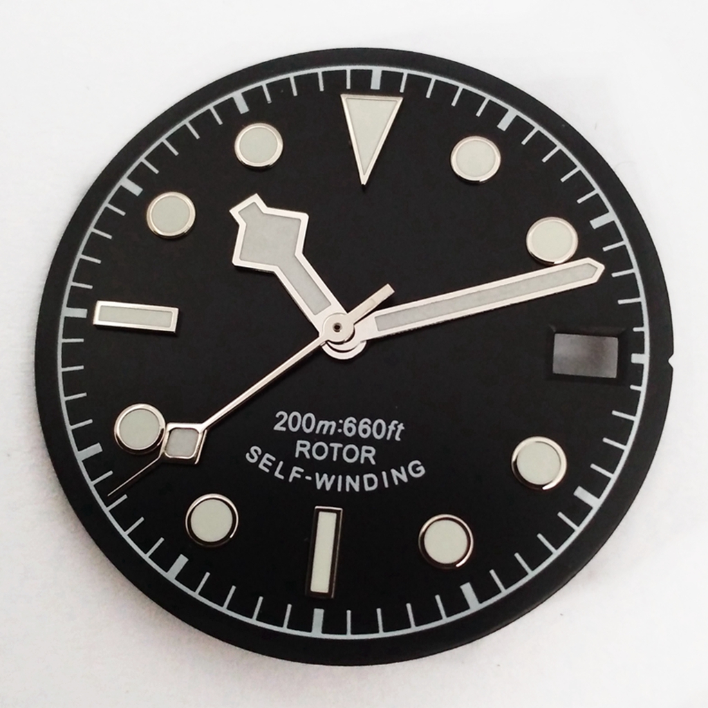 Manecillas luminosas verdes de - Luxury Watch With Green Dial reseña y precio