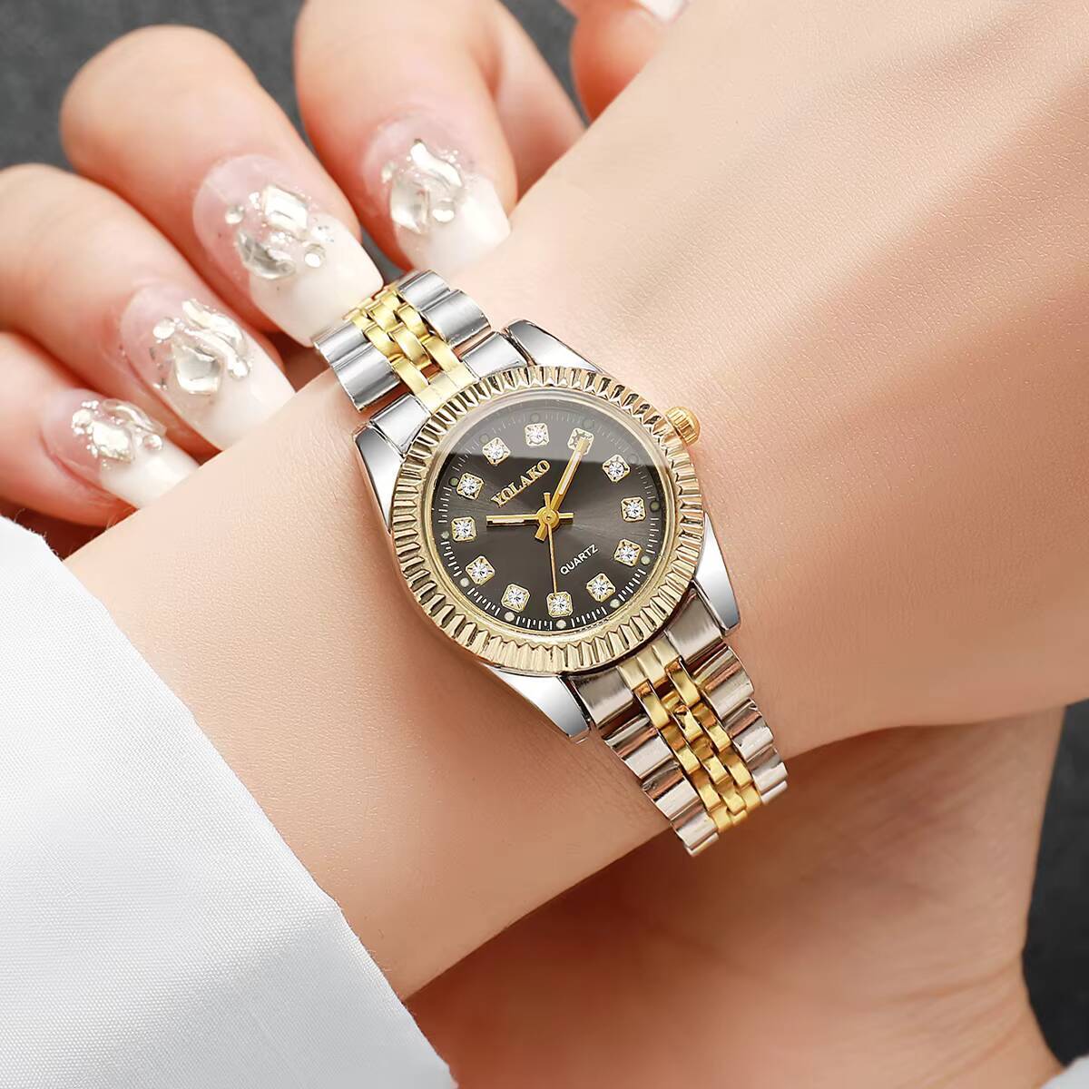 Reloj de cuarzo con diamantes  - Luxury Watch Storage reseña y precio