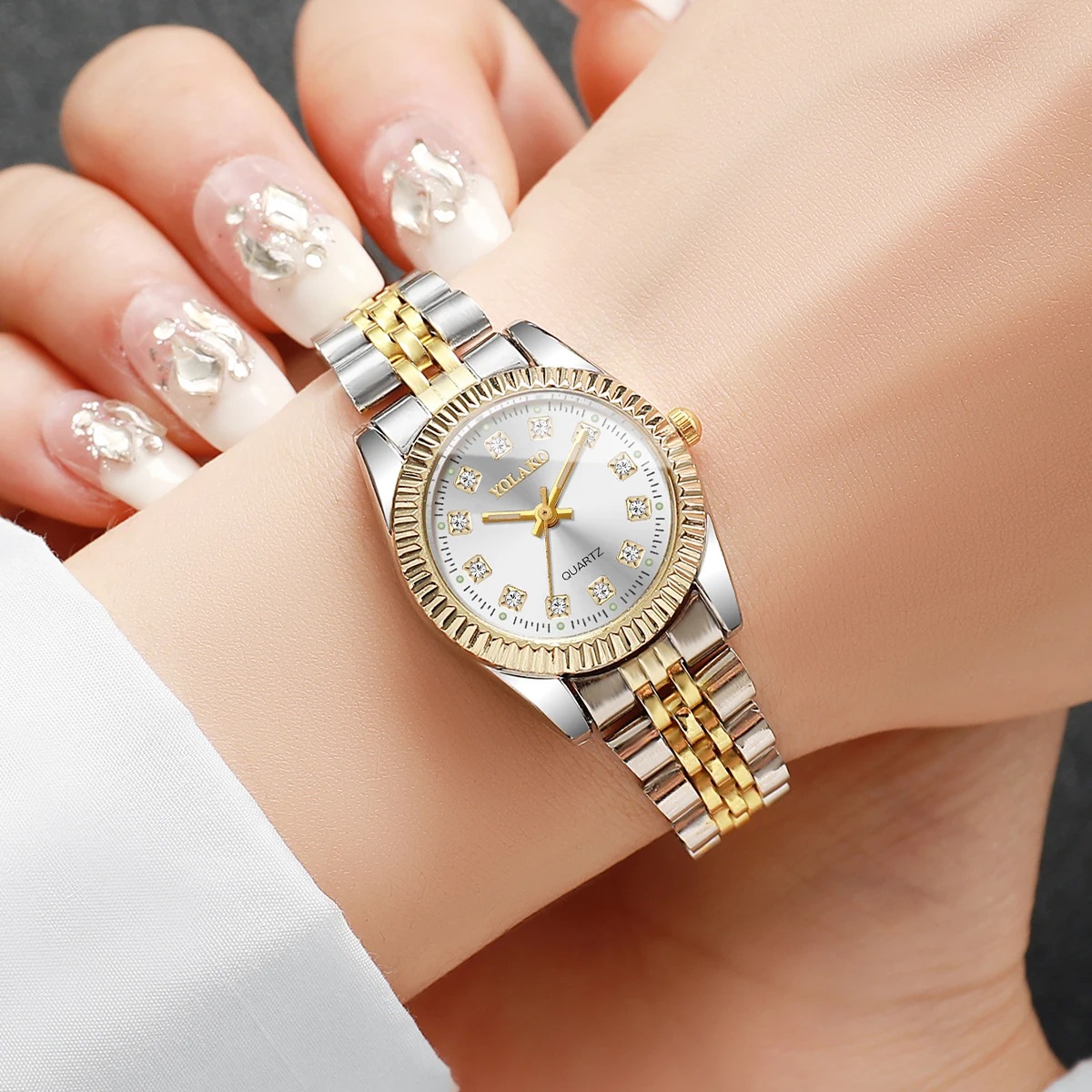 Reloj de cuarzo con diamantes  - Luxury Watch Storage reseña y precio